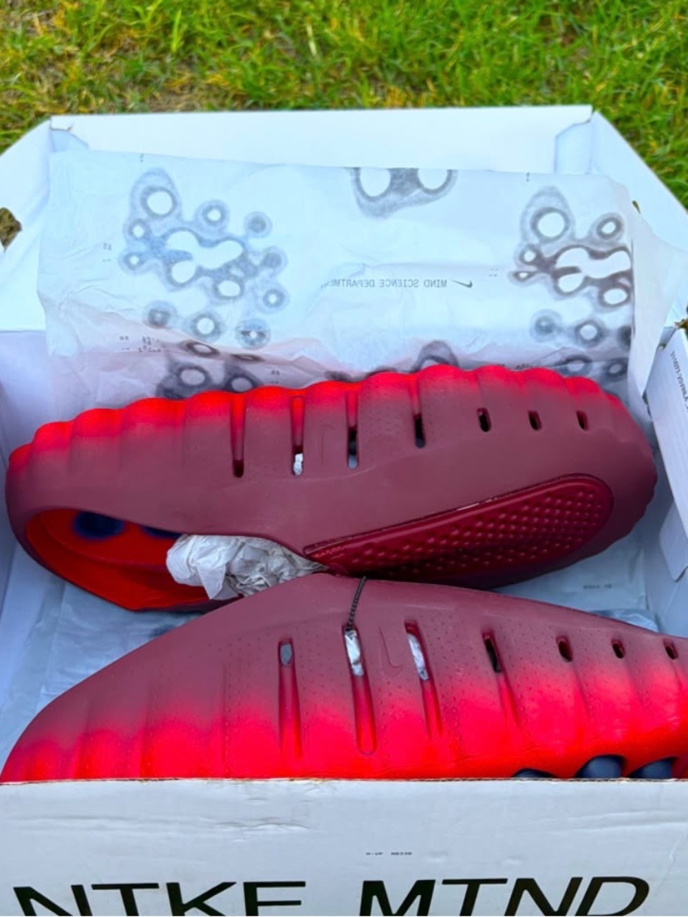 Nike Mind 001 Slip-On Foam Clog in Gradient Red